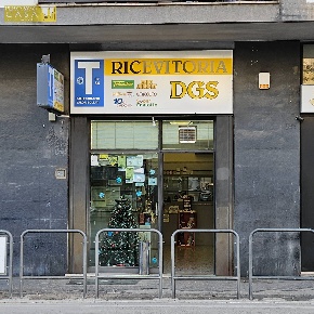Foto Attività commerciale in Piazza Garibaldi, Teramo Centro di 50 m²