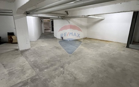 Foto Magazzino in via degli Omenoni, Milano Scala - Manzoni di 125 m²