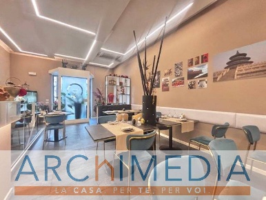 Foto Attività commerciale in Viale Valganna, Varese di 200 m² con 2 locali
