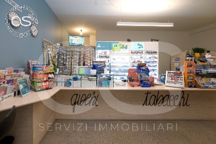 Foto Attività commerciale in via Mazzini, Manerbio Centro di 75 m²