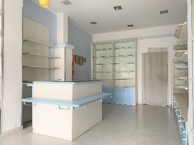 Foto Negozio in via Vincenzo Gattoleo, Catanzaro Pontegrande - Sant'Elia