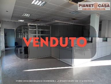 Foto Locale commerciale a Spinetoli di 102 m² in vendita