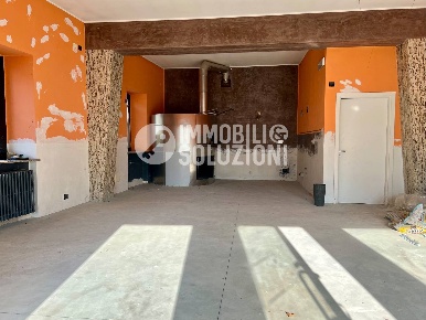 Foto Negozio in Via Nazionale, Trescore Balneario Centro di 70 m²