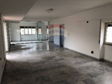 Foto Ufficio in Via Muscatello, Catania Borgo di 120 m² con 3 locali