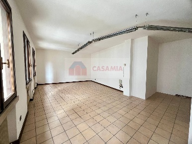 Foto Ufficio in Via Roma, Oderzo Centro di 50 m² con 1 locali in affitto