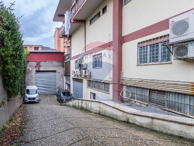 Foto Locale commerciale in Via Pantano, Guidonia Montecelio Centro