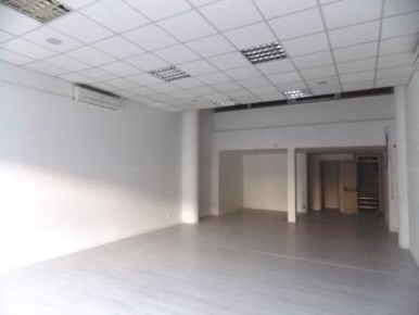 Foto Locale commerciale a San Benedetto del Tronto di 100 m² con 1 locali