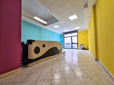 Foto Negozio in Via Fiume, Catanzaro Catanzaro Lido di 60 m² con 1 locali