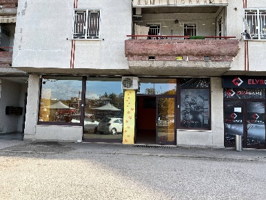 Foto Locale commerciale in CIRCONVALLAZIONE ISTONIENSE, Vasto di 100 m²