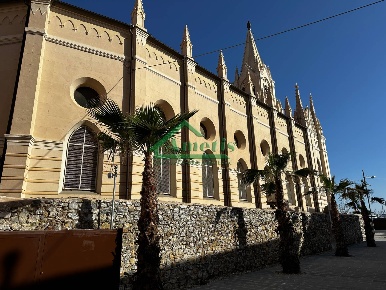 Foto Ufficio in Via Rambaldo, Imperia Porto Maurizio di 50 m² in affitto