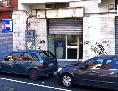 Foto Locale commerciale in Via Capruzzi, Bari San Pasquale di 221 m²