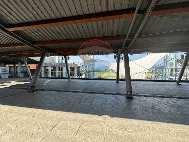 Foto Ufficio in VIA EUROPA, Curno di 250 m² con 3 locali in affitto