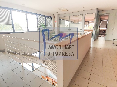 Foto Ufficio in Via La Spezia, Parma Manara - Cavagnari di 200 m²