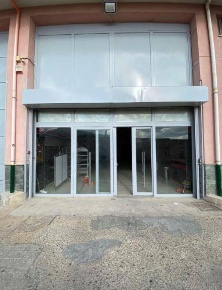 Foto Magazzino in Corso Dei Mille, Palermo Sperone di 1200 m² con 5 locali