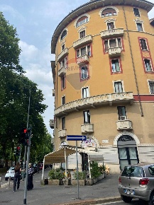 Foto Bar in Viale zara, Milano Maggiolina di 49 m² con 1 locali in vendita