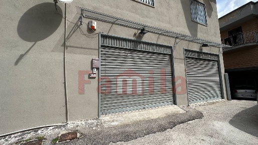 Foto Locale commerciale a Mugnano del Cardinale di 199 m² con 2 locali