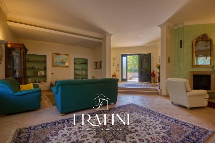 Foto Villa singola in Via 10 Settembre, Monterubbiano Rubbianello di 600 m²