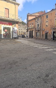 Foto Locale commerciale in porta napoli, Castel di Sangro di 44 m²