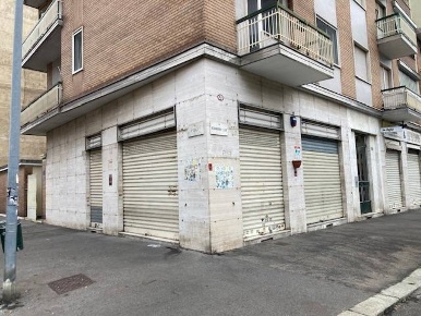 Foto Locale commerciale in Via Bernardino Luini, Torino Lucento di 73 m²