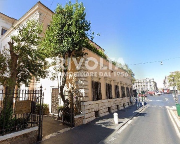 Foto Attività commerciale in Via Tomacelli, Roma Montecitorio di 395 m²