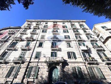 Foto Laboratorio in Corso V. Emanuele, Napoli di 200 m² con 9 locali