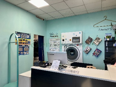 Foto Locale commerciale a Bologna Pilastro di 93 m² in vendita