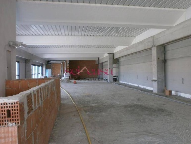 Foto Locale commerciale a Grosseto Braccagni di 450 m² con 1 locali