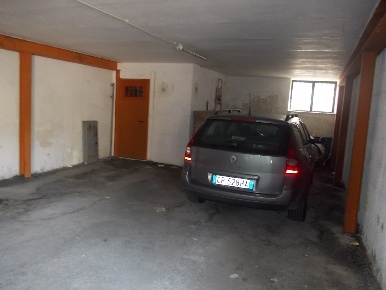 Foto Magazzino in VIA ENRICO DE NICOLA, Sant'Antimo di 100 m² con 1 locali