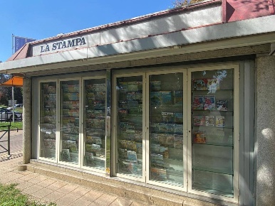 Foto Locale commerciale in Viale Gramsci, Grugliasco Centro di 14 m²