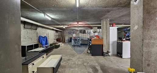 Foto Magazzino in via Matteotti, Arona Centro di 100 m² in vendita