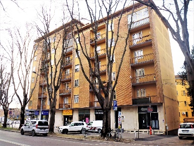 Foto Locale commerciale in VIALE  IV NOVEMBRE, Ferrara San Paolo di 60 m²