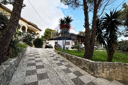 Foto Villa singola a Palermo Borgo Nuovo - Castellana di 450 m² in vendita