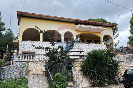 Foto Villa singola a Palermo Borgo Nuovo - Castellana di 450 m² in vendita