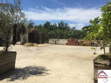 Foto Magazzino in via carrafiello, Giugliano in Campania Varcaturo