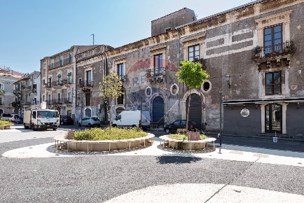 Foto Locale commerciale in Piazza Duca di Genova, Catania Centro Storico