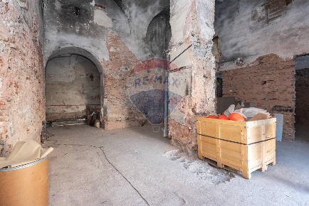 Foto Locale commerciale in Piazza Duca di Genova, Catania Centro Storico