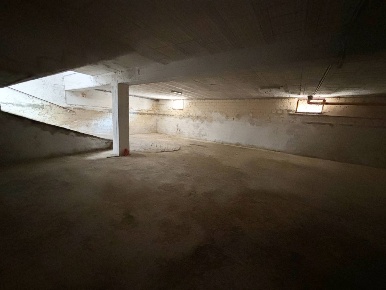 Foto Magazzino in via Lazio, Canosa di Puglia Centro di 135 m² in vendita