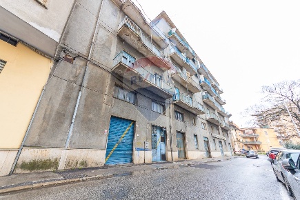 Foto Laboratorio in Via Fosse Ardeatine, Frosinone Centro di 60 m²
