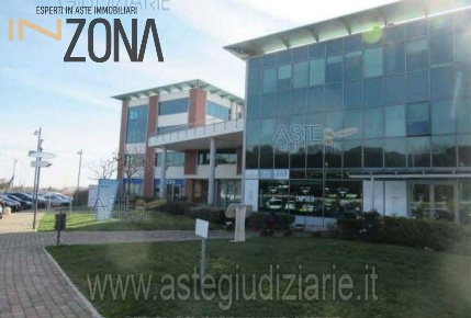 Foto Ufficio in SS16bis, Spoltore di 173 m² con 6 locali in vendita