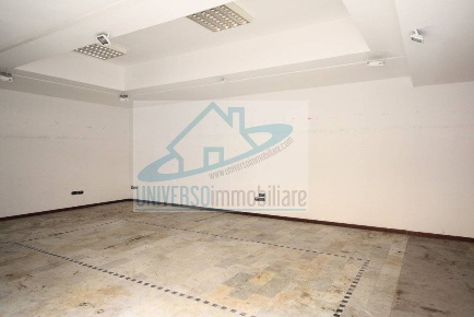 Foto Locale commerciale in Via Foscolo, Grottammare di 70 m² con 1 locali