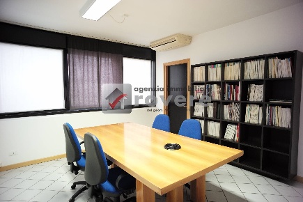 Foto Ufficio a Villorba Lancenigo Villorba di 100 m² con 4 locali