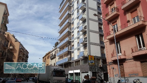 Foto Ufficio in Corso Camillo Finocchiaro Aprile, Palermo Zisa di 35 m²