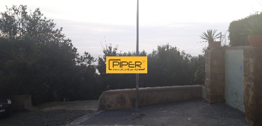 Foto Locale commerciale in Via Coste D'Agnano, Pozzuoli di 55 m² in vendita