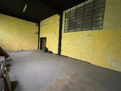 Foto Magazzino in via achille grandi, Vicopisano Centro di 72 m² in affitto