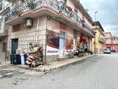 Foto Attività commerciale in Via Solferino, Rosolini di 86 m² con 1 locali