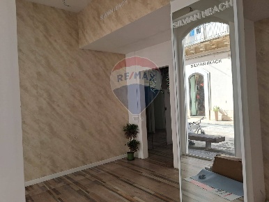 Foto Negozio in via Cavour 186/188/190, Vittoria Centro di 100 m²