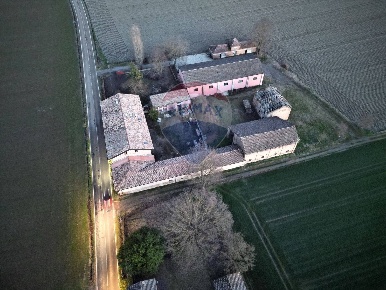 Foto Attività commerciale in via Pizzale, Voghera Centro di 700 m²
