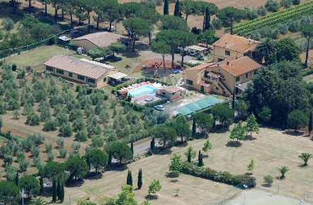 Foto Agriturismo a Cecina di 200 m² con 5 locali in vendita
