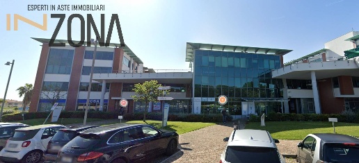 Foto Ufficio in SS16bis, Spoltore di 201 m² con 7 locali in vendita