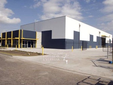 Foto Magazzino a Massa Centro di 700 m² in vendita